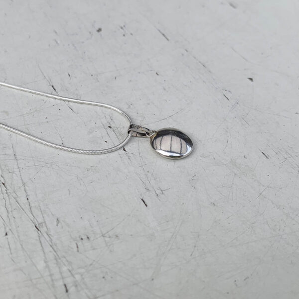 Hanger voor asverwerking door RememberJewels achterkant
