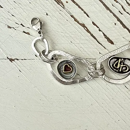 Paardenhaar in een sieraad